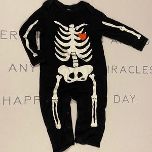 Halloween Skelton pajamas 12-18 months